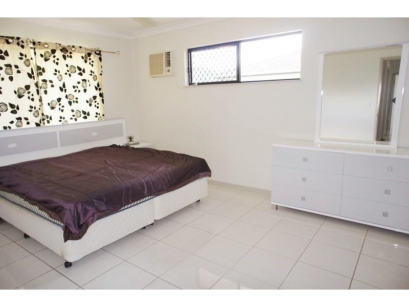 9 Disney Street, White Rock QLD 4868