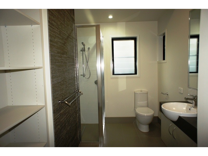 1/6 Phillips Street, Machans Beach QLD 4878