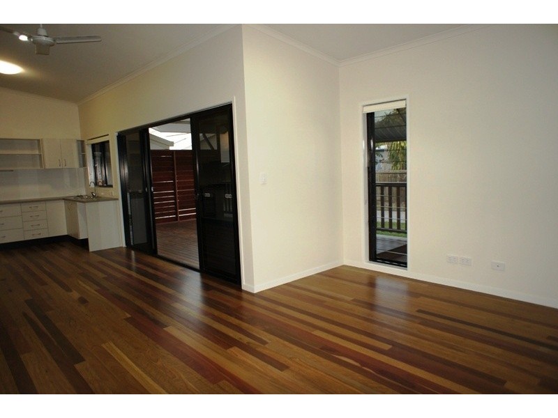 1/6 Phillips Street, Machans Beach QLD 4878