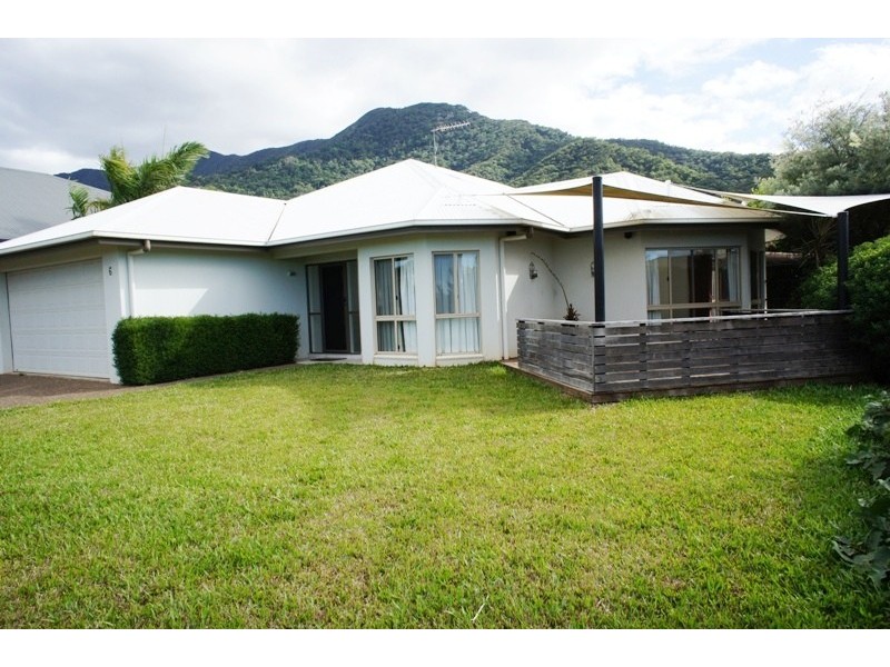 6 Ellestree Close, Redlynch QLD 4870