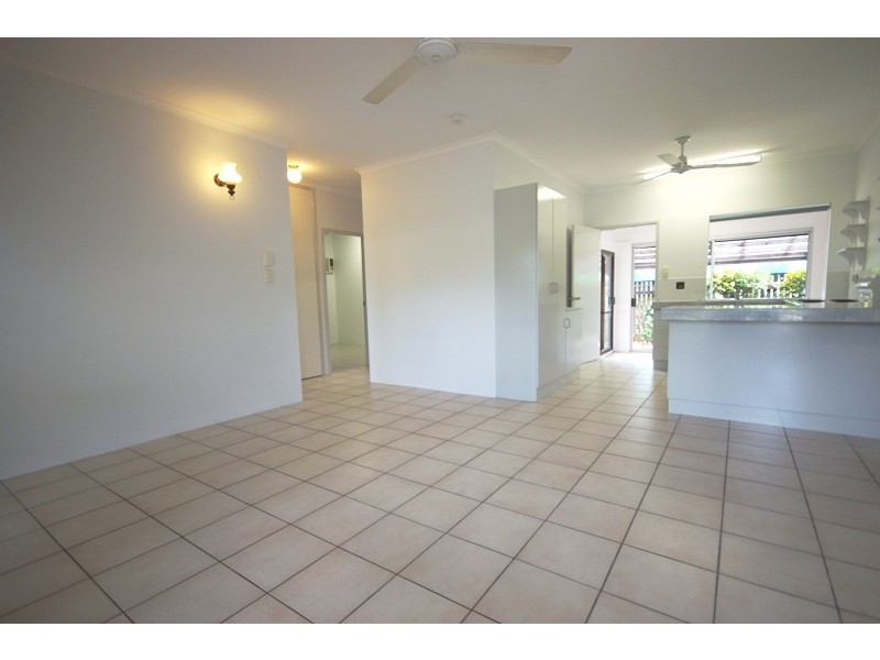 1/9 Hellmuth Street, Whitfield QLD 4870