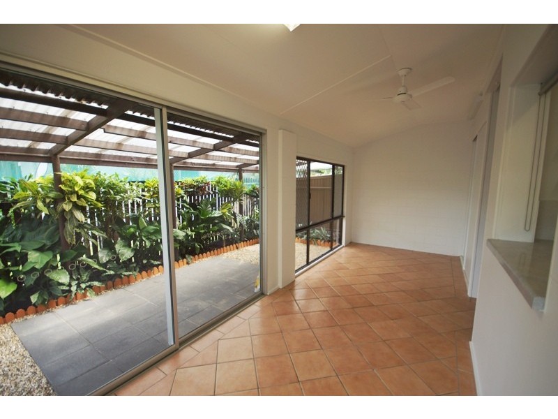 1/9 Hellmuth Street, Whitfield QLD 4870
