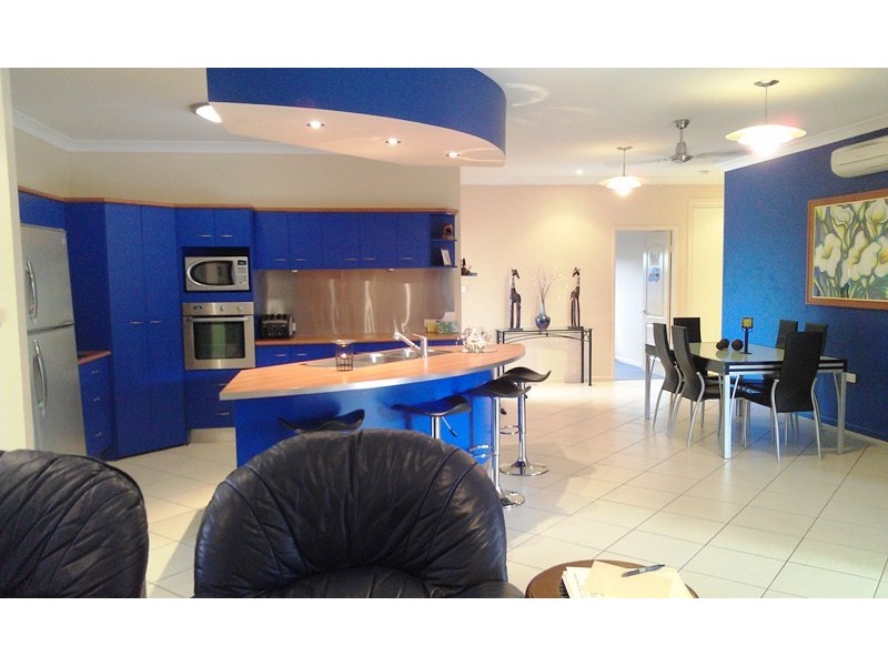 17 Lucy Close, Kanimbla QLD 4870