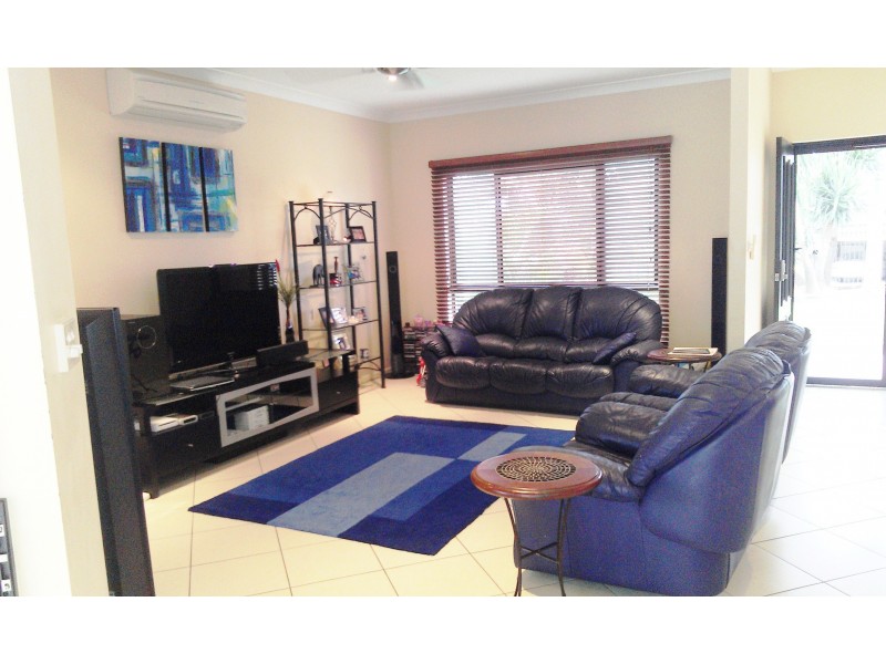 17 Lucy Close, Kanimbla QLD 4870