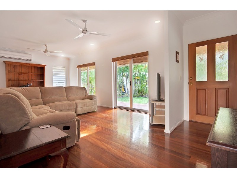 L2/39 Clifton Road, Clifton Beach QLD 4879