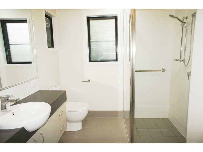 1/6 Phillips, Machans Beach QLD 4878
