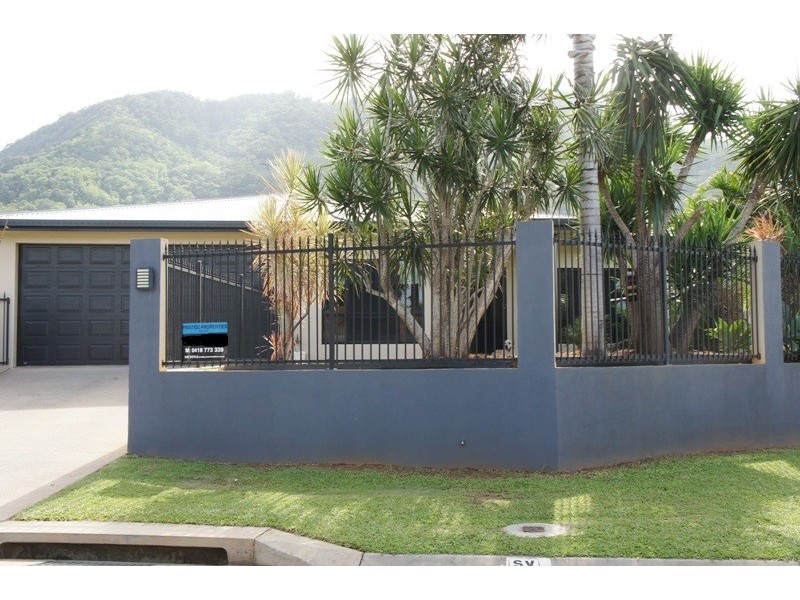 17 Lucy Close, Kanimbla QLD 4870