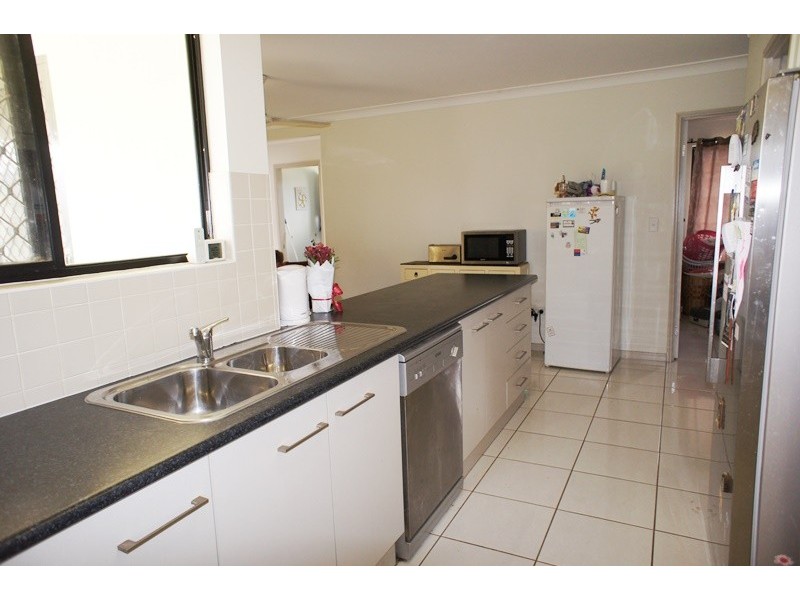9 Disney Street, White Rock QLD 4868