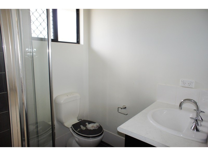 9 Disney Street, White Rock QLD 4868