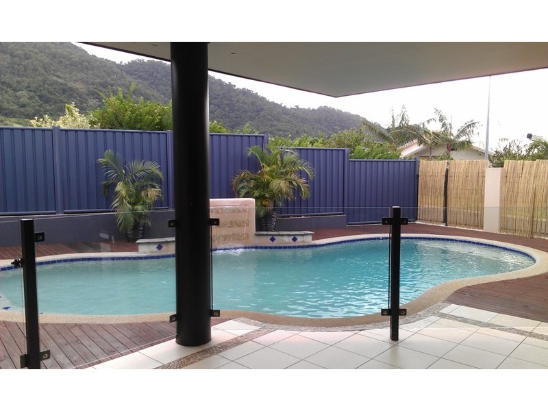 17 Lucy Close, Kanimbla QLD 4870