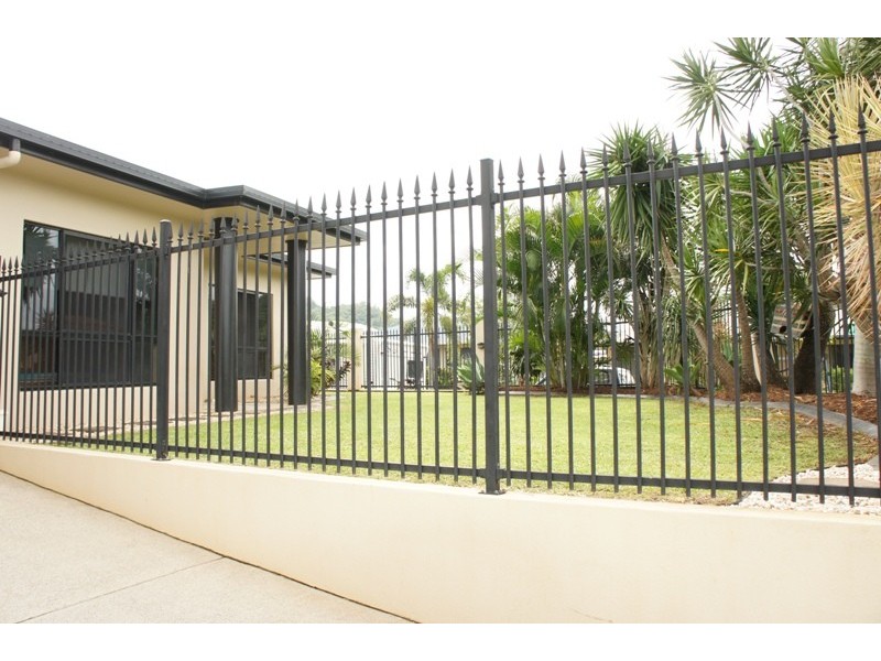 17 Lucy Close, Kanimbla QLD 4870