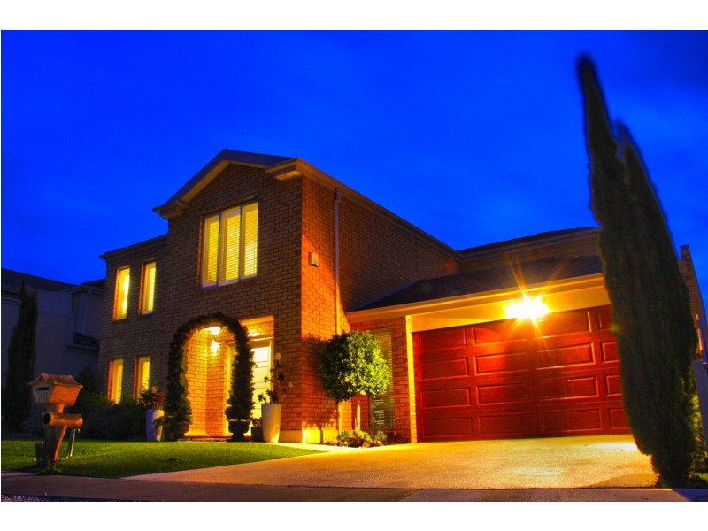 61 Dolphin Crescent, Point Cook VIC 3030