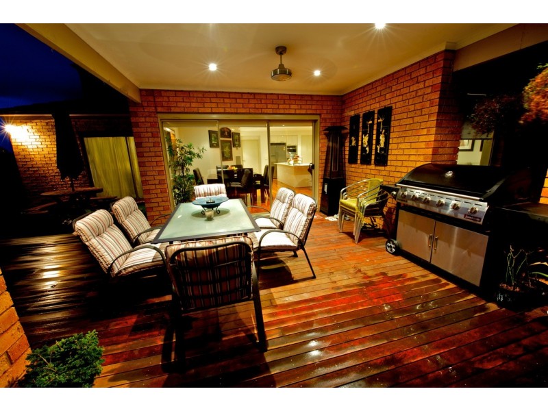 61 Dolphin Crescent, Point Cook VIC 3030