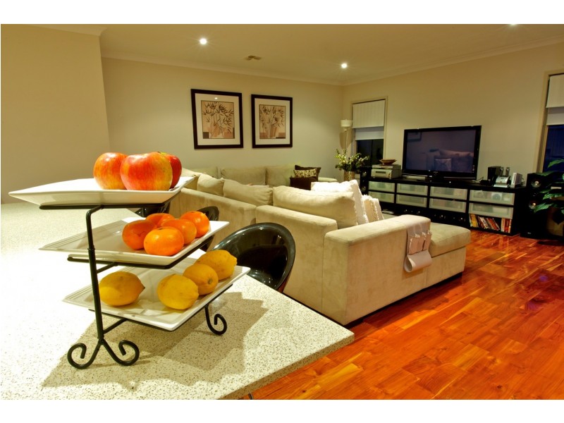 61 Dolphin Crescent, Point Cook VIC 3030