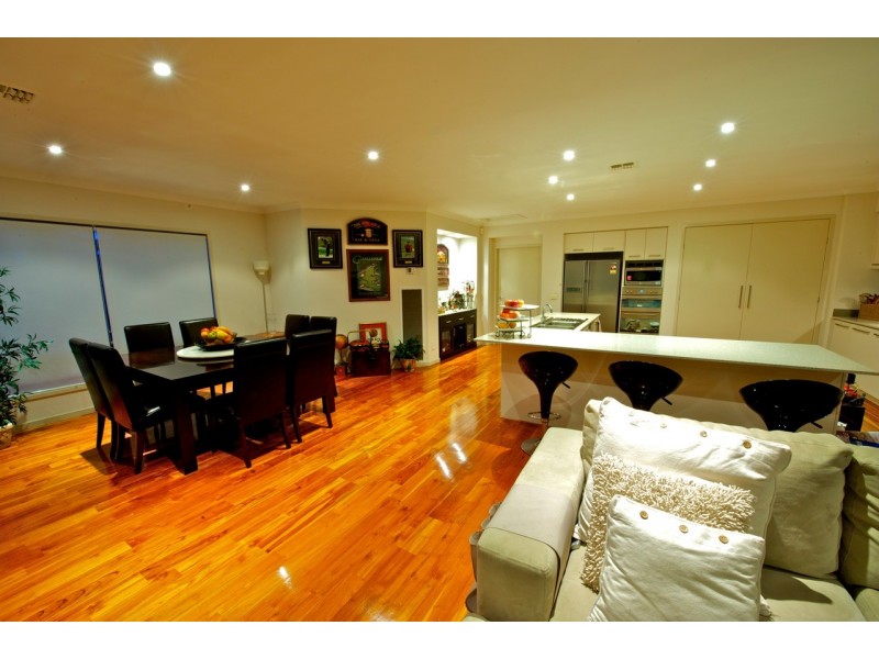 61 Dolphin Crescent, Point Cook VIC 3030