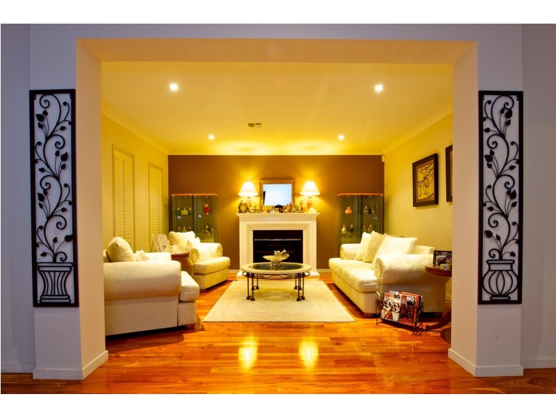 61 Dolphin Crescent, Point Cook VIC 3030