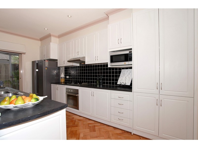 1/116 Summerhill Road, Reservoir VIC 3073