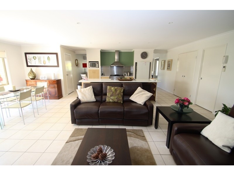 1 Homevale Close, North Lakes QLD 4509