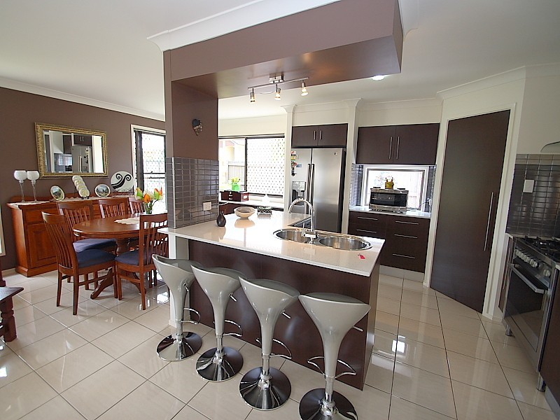 8 Kennedia Court, North Lakes QLD 4509