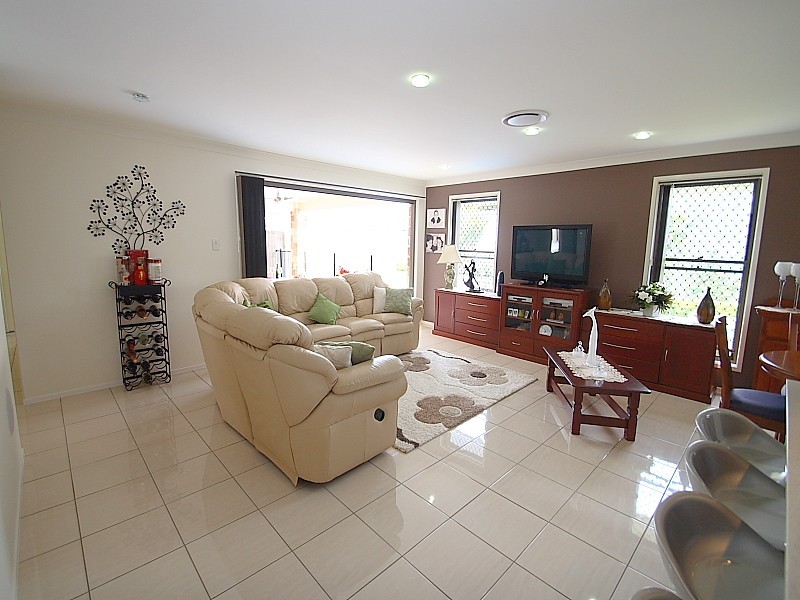8 Kennedia Court, North Lakes QLD 4509