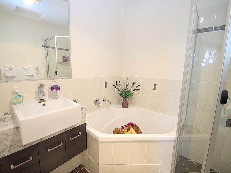 8 Kennedia Court, North Lakes QLD 4509