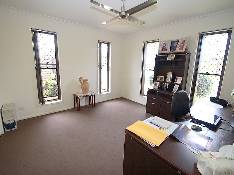 8 Kennedia Court, North Lakes QLD 4509