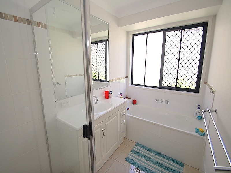 27 Sunstone Circuit, Mango Hill QLD 4509