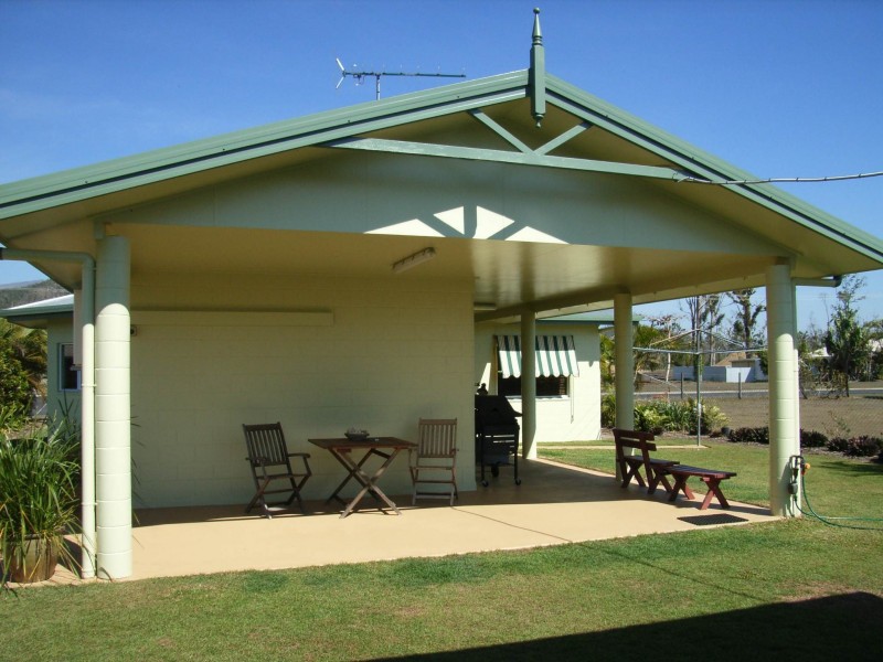 10 Albert St, Cardwell QLD 4849
