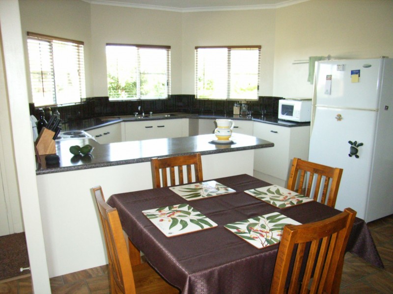 10 Albert St, Cardwell QLD 4849