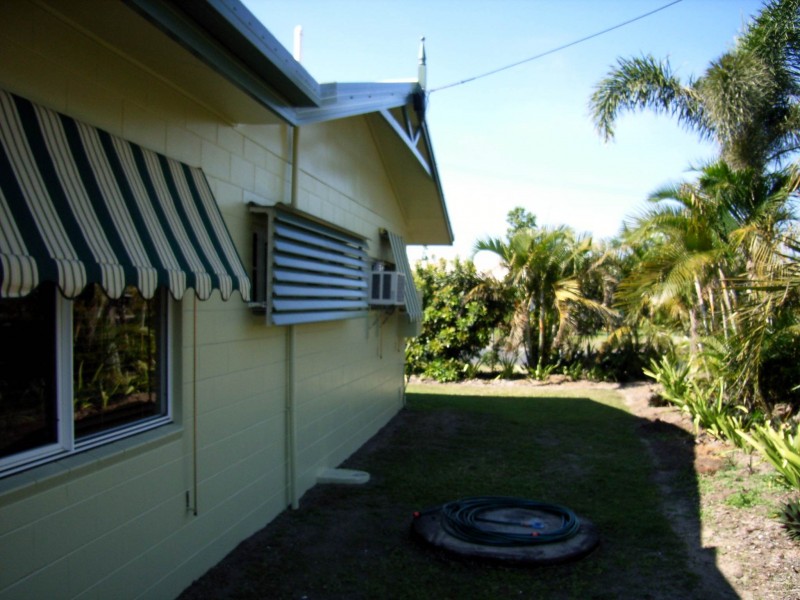 10 Albert St, Cardwell QLD 4849