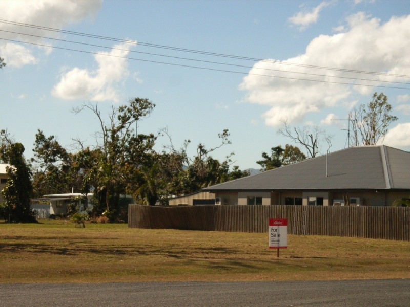 32 Gregory St, Cardwell QLD 4849