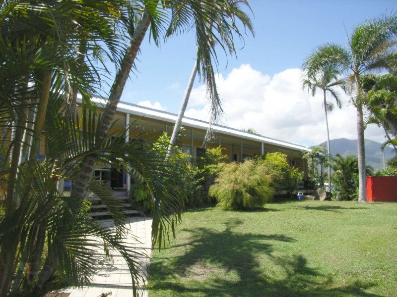 1 Marine Parade, Cardwell QLD 4849