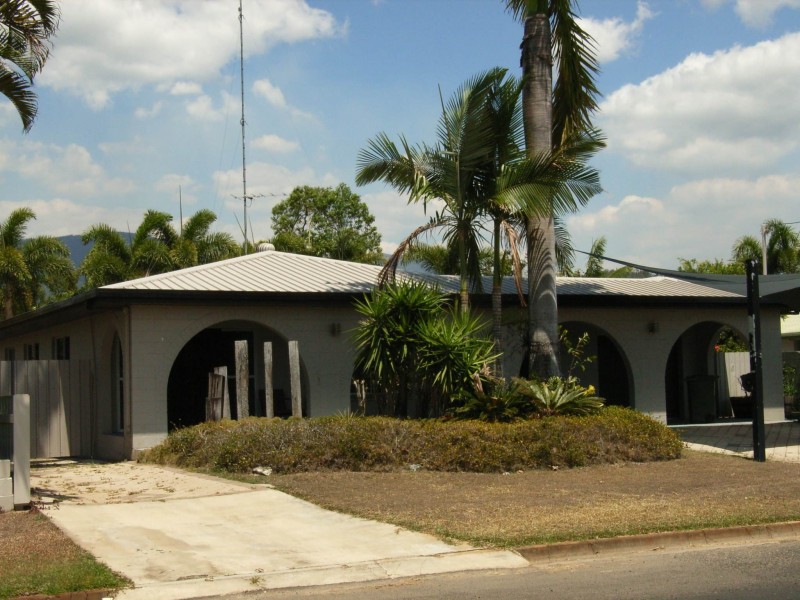 99 Roma St, Cardwell QLD 4849