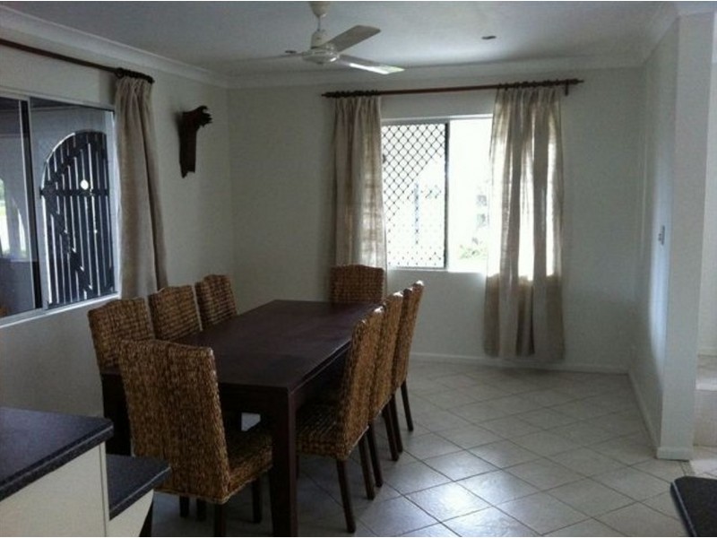 99 Roma St, Cardwell QLD 4849