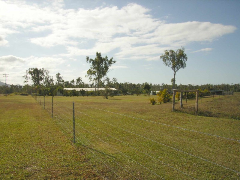 5586 Bruce Highway, Cardwell QLD 4849