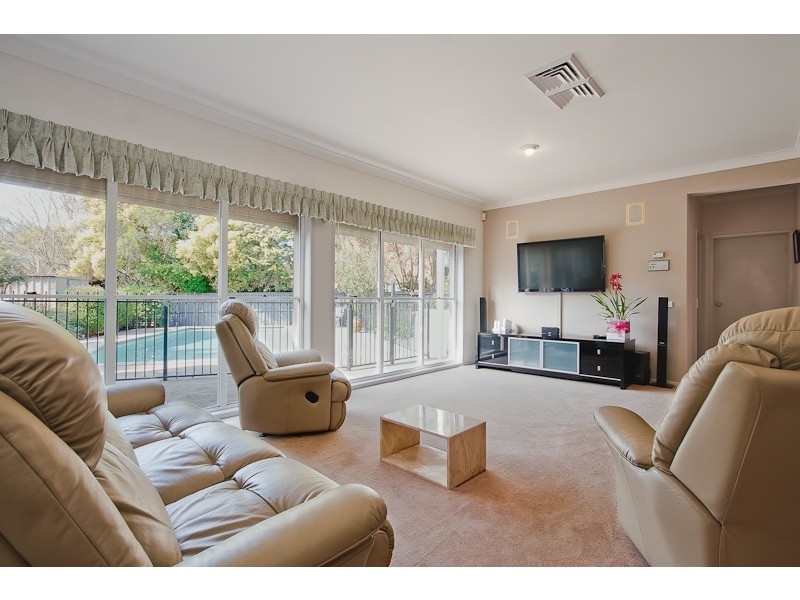 8 Killarney Court, Mcgraths Hill NSW 2756