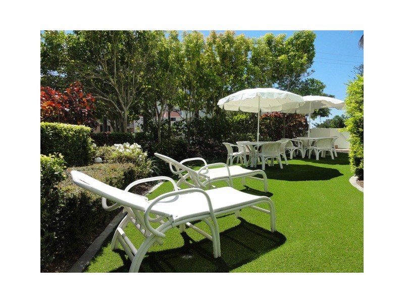 182 Marine Parade, Labrador QLD 4215