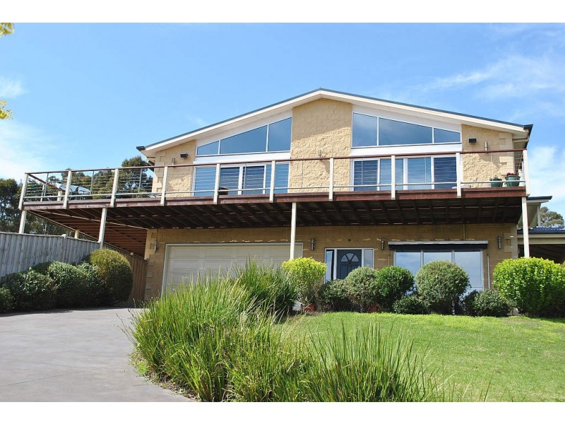 8 Murralinga Place, Mount Eliza VIC 3930