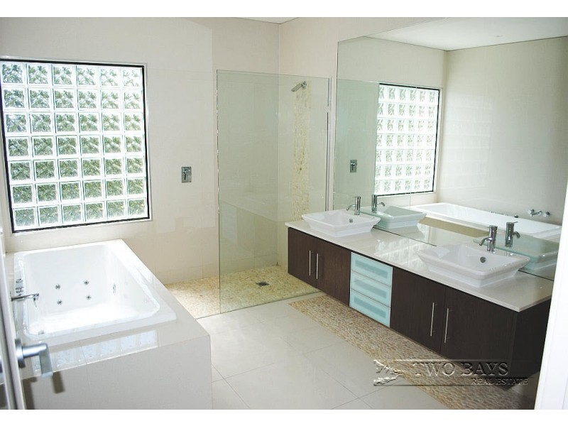 62-64 Eumeralla Grove, Mount Eliza VIC 3930