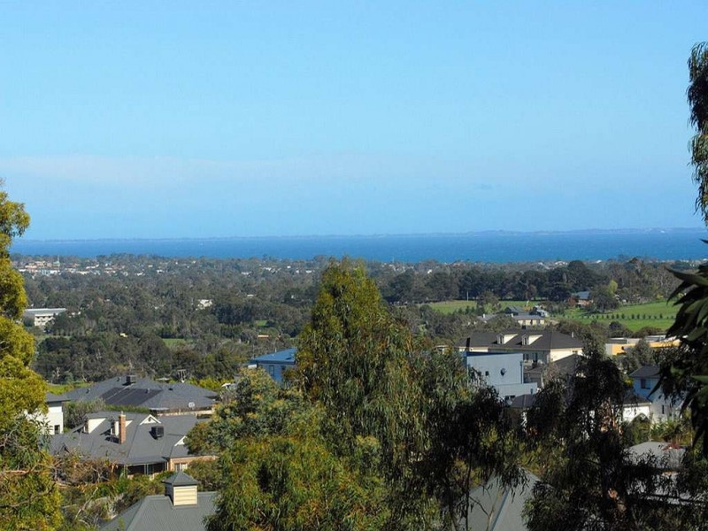 152 Wooralla Drive, Mount Eliza VIC 3930