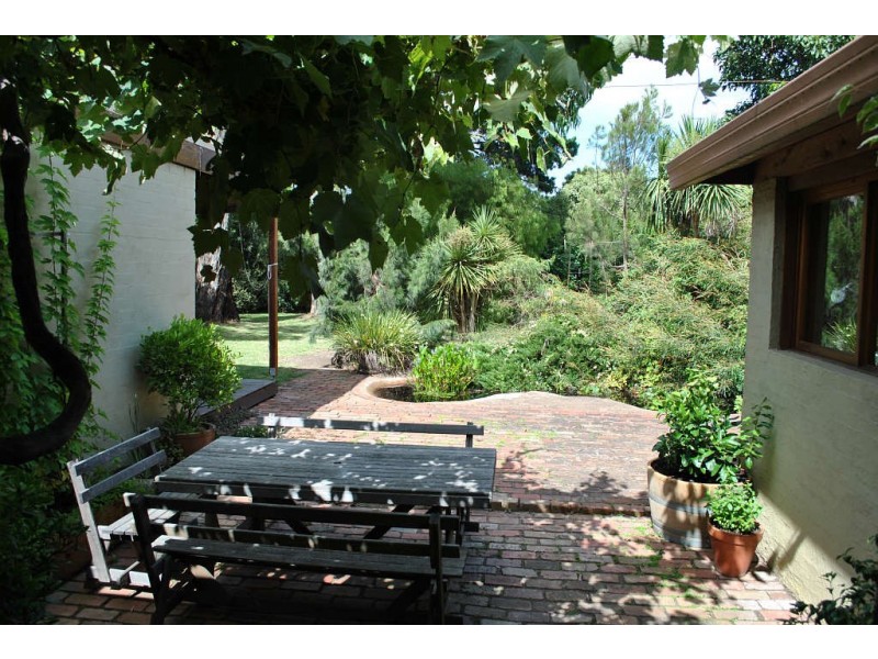 20 Koetong Parade, Mount Eliza VIC 3930