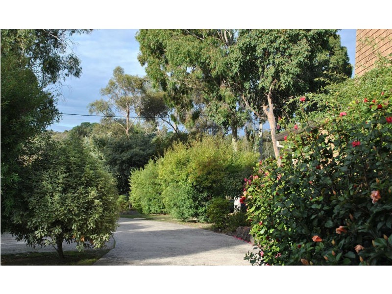 8 Gillards Road, Mount Eliza VIC 3930