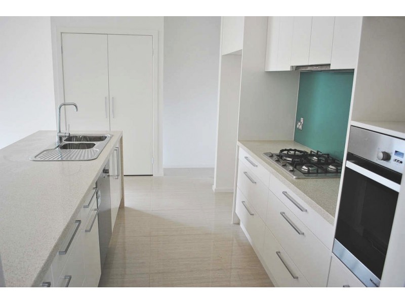 2/147 Mt Eliza Way, Mount Eliza VIC 3930