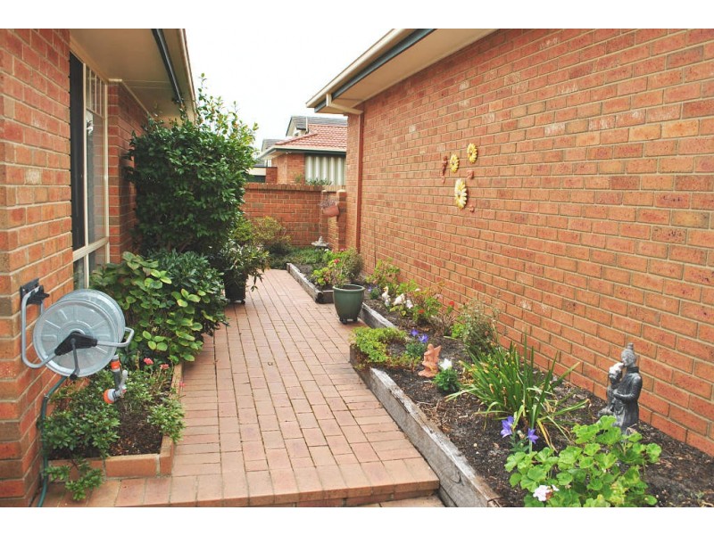 2/4 Clarkestown Avenue, Mount Eliza VIC 3930