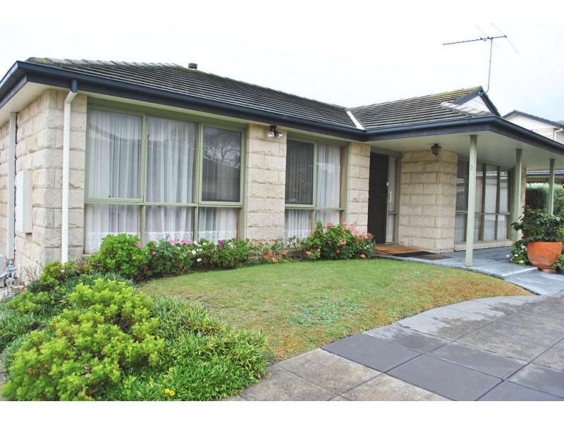 2/8 Clarkestown Avenue, Mount Eliza VIC 3930