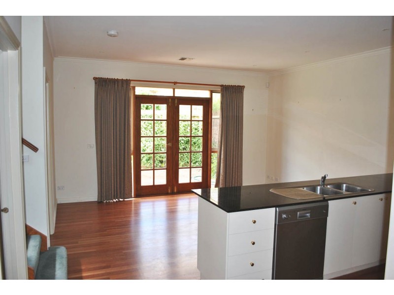 11/109 Canadian Bay Road, Mount Eliza VIC 3930