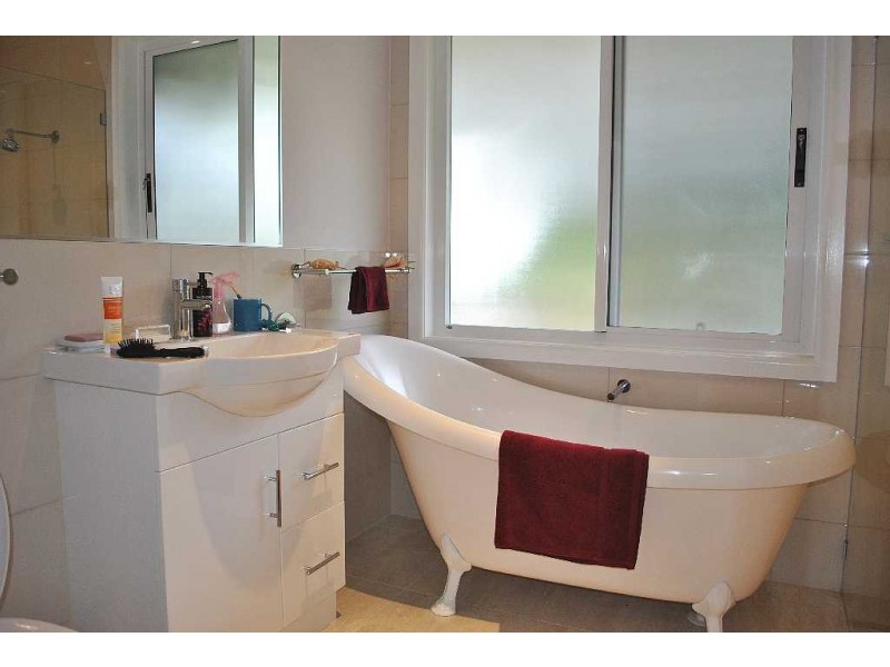 27 Mt Eliza Way, Mount Eliza VIC 3930