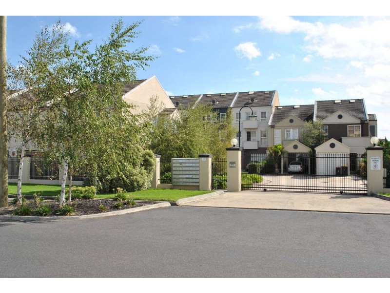 12 Scarborough Drive, Patterson Lakes VIC 3197