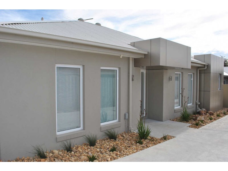 2/14 Coonara Avenue, Mount Eliza VIC 3930