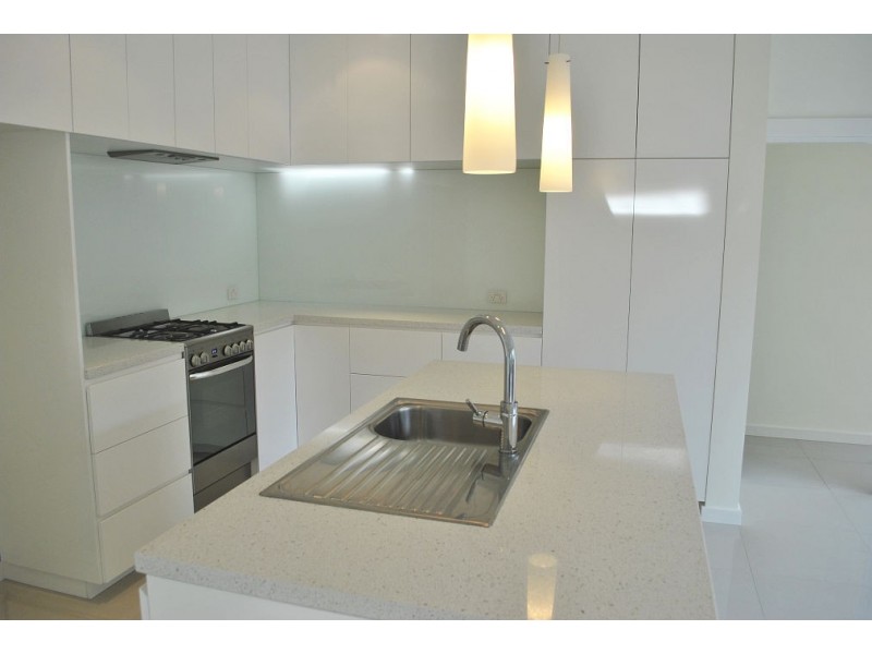 2/14 Coonara Avenue, Mount Eliza VIC 3930